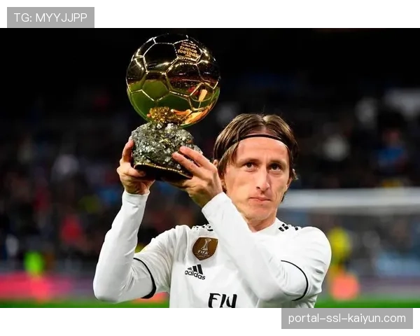 特写：39岁的莫德里奇如何在欧冠高强度比赛中调整个人压迫参与度